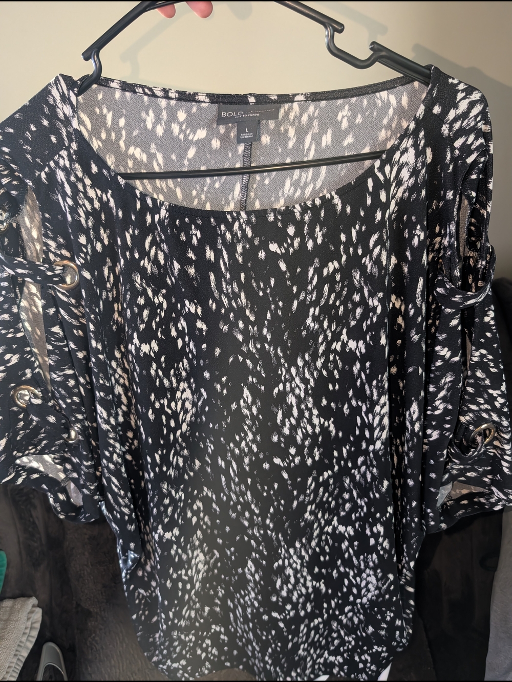 BOBEAU Black & White Printed Cold-Shoulder Top
